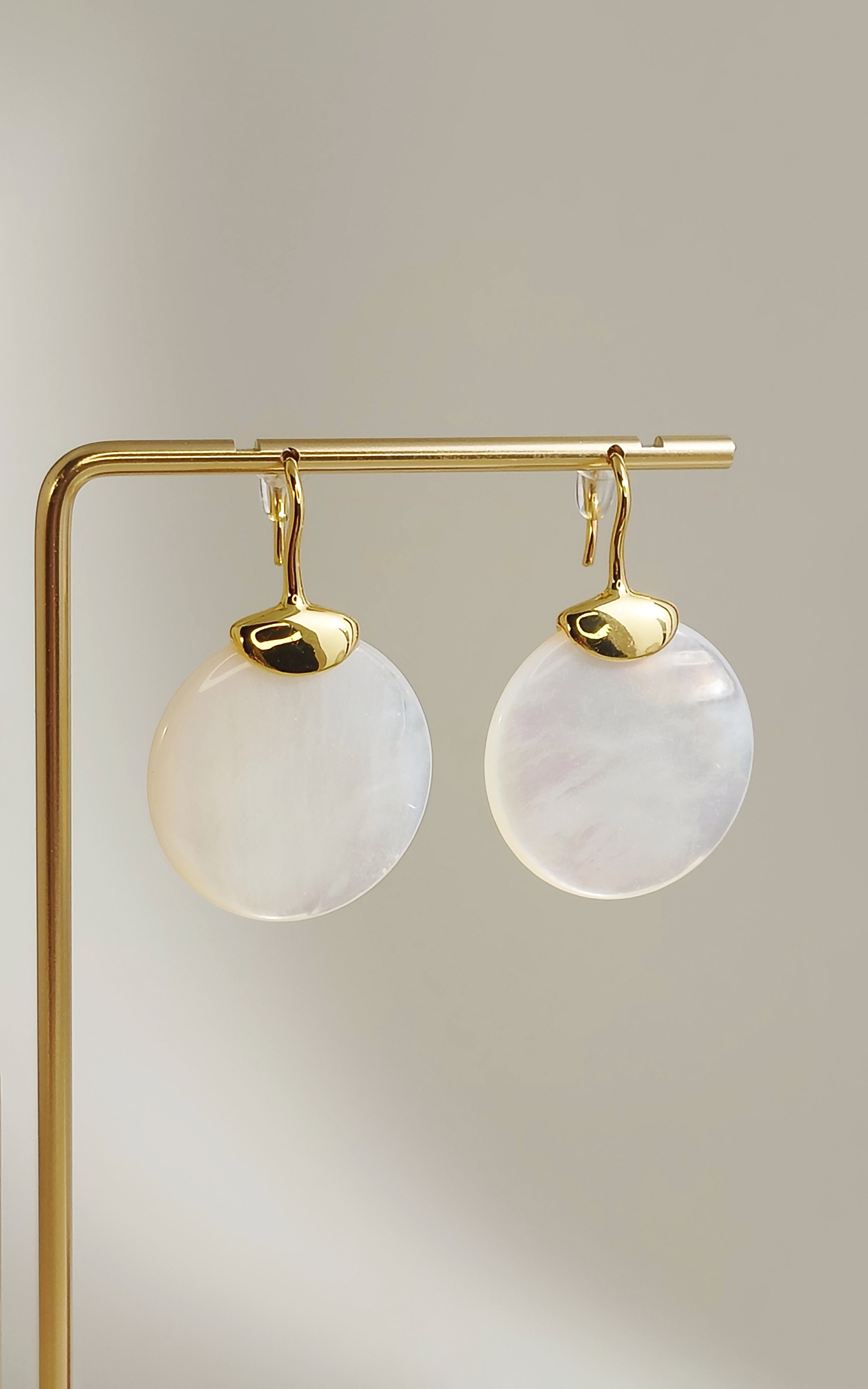 Moon Disc Drops